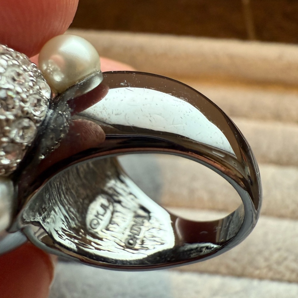 Kenneth Lane Grey crystal pearl bubble cluster Cocktail ring size 8/9 - Picture 10 of 14